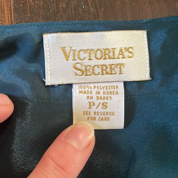 VTG VS Nightgown - Picture 6 of 7